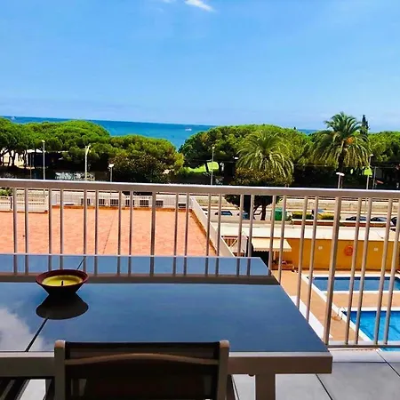 Apartment Frente Al Mar Con Piscina Malgrat de Mar